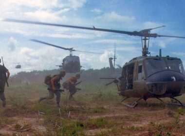 bell_uh1d_in_vietnam.jpg