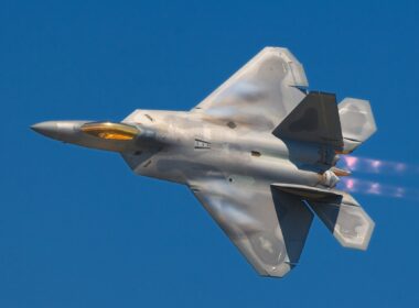 best-fighter-jets-f22-aerotime-1.jpg