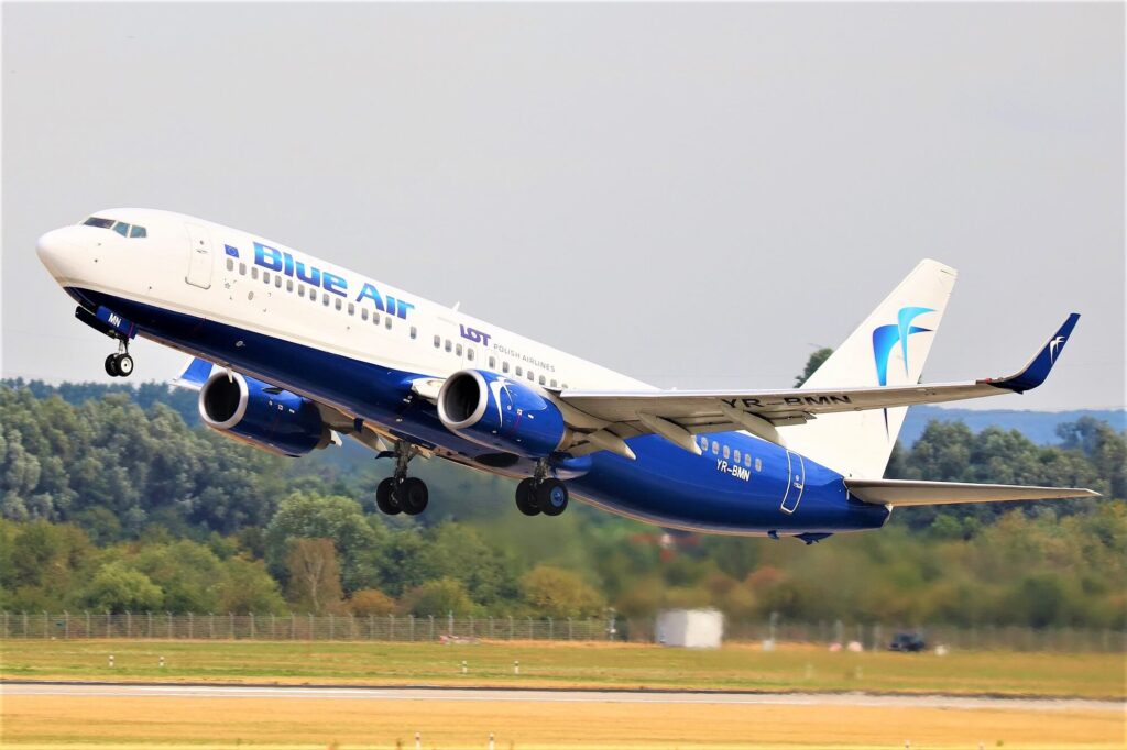 blue_air_boeing_737-1.jpg