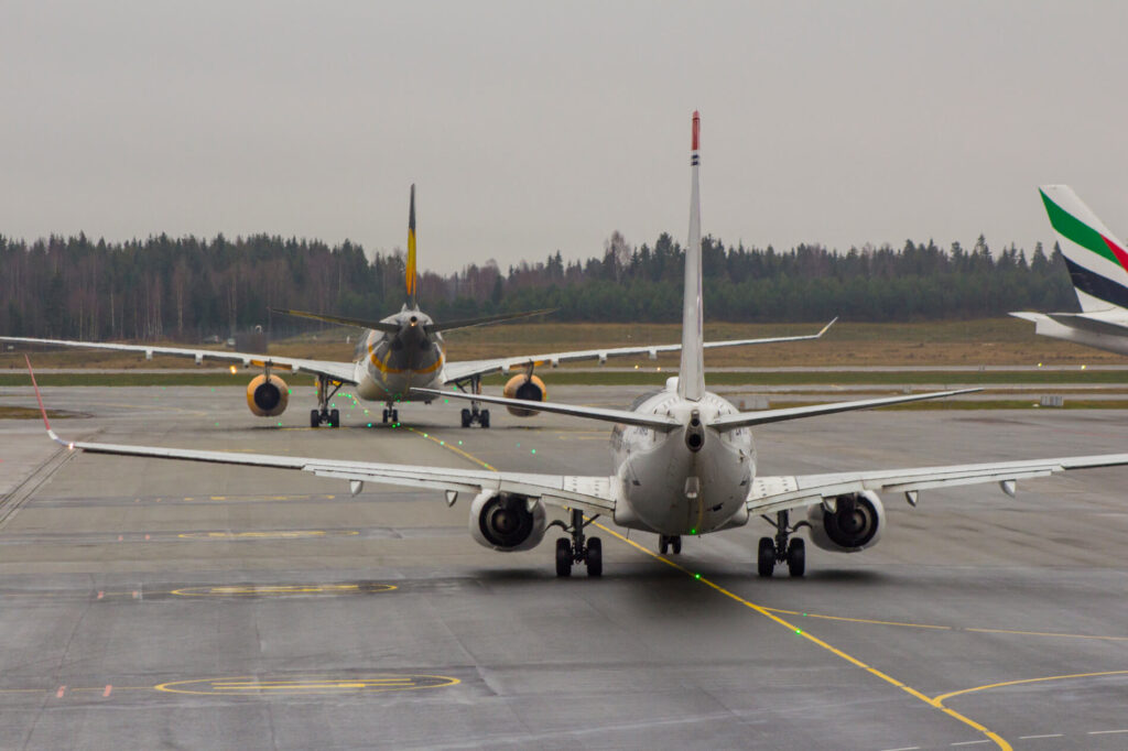 boeing_737-800_in_oslo_airport_norway.jpg