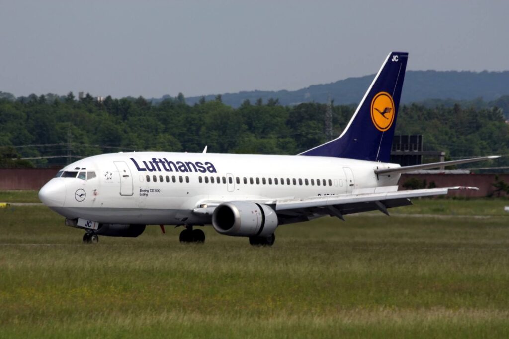 boeing_737_lufthansa.jpg