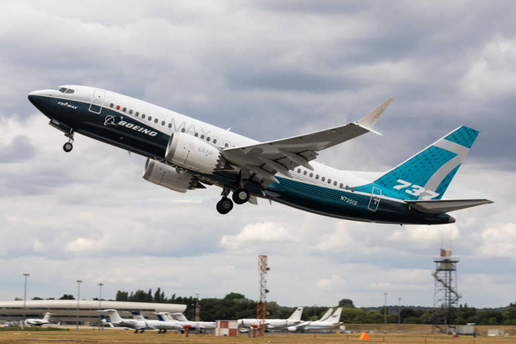 boeing_737_max_7_taking_off.jpg