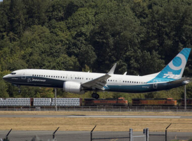 boeing_737_max_landing_at_renton_seattle.-1.jpg