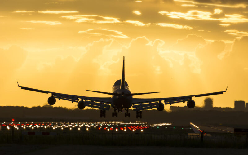 boeing_747_sunset_landing.jpg