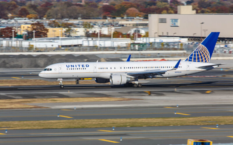 boeing_757_united_airlines_in_jfk.jpg