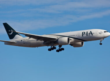 boeing_767_pakistan_international_airlines.jpg