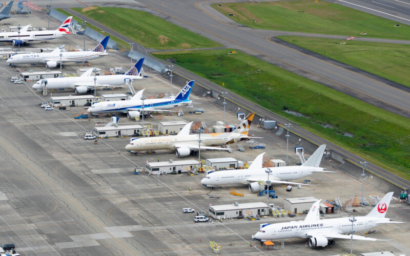 boeing_787_dreamliner_aircraft_awaiting_delivery-1.jpg