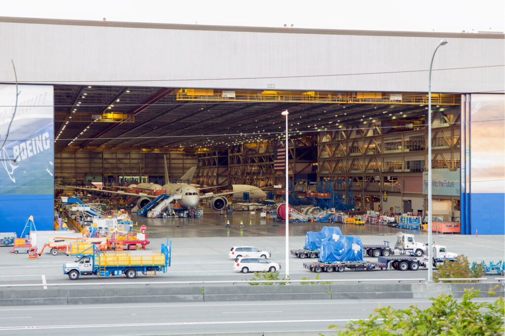 boeing_787_dreamliner_assembly_line.jpg