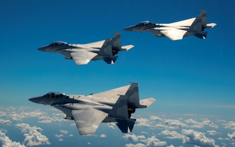 boeing_f-15qa_jets_flying_in_formation-6.jpg