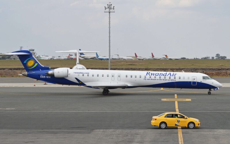 bombardier_crj-900_9xr-wh_rwandair.jpg