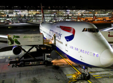 british_airways_boeing_747_at_heathrow_airport.jpg