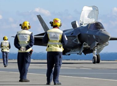 british_f-35b_lightning_jet_lands_on_hms_queen_elizabeth.jpg