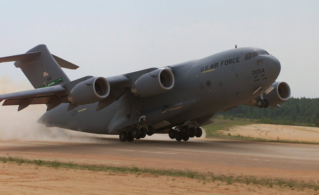 c-17_globemaster_iii.jpg