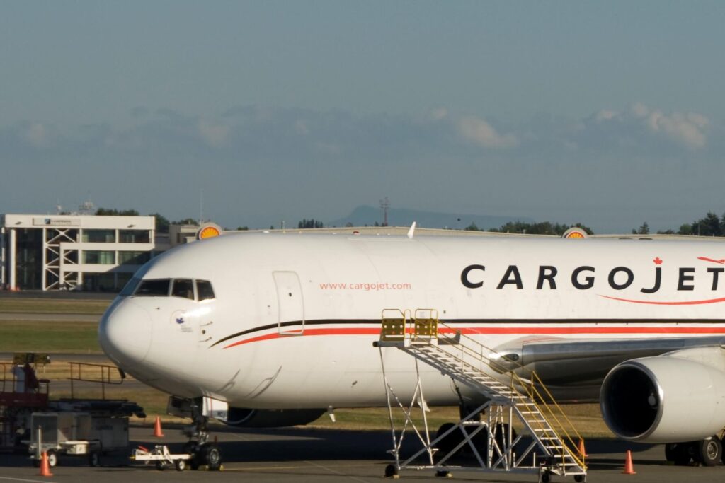 cargojet_b767-200_c-fmcj_1.jpg