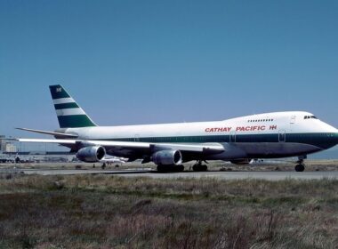 cathay_pacific_boeing_747-200_marmet-1.jpg