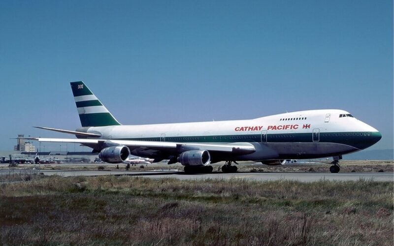 cathay_pacific_boeing_747-200_marmet-1.jpg