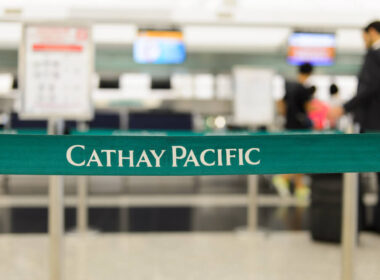 cathay_pacific_check-in_counter_at_hong_kong_international_airlines.jpg