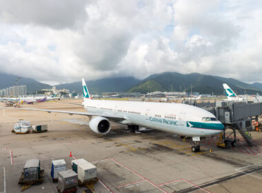 cathay_pacific_in_hkg.jpg