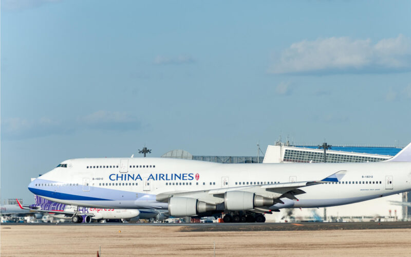 china_airlines_boeing_747_at_tokyo_narita_international_airport_nrt.jpg