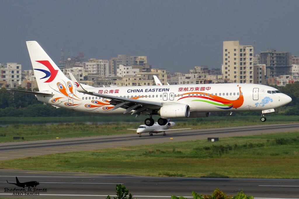 china_eastern_boeing_737-1.jpg