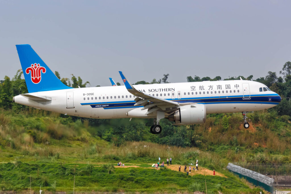 china_southern_a320neo_at_chengdu.jpg