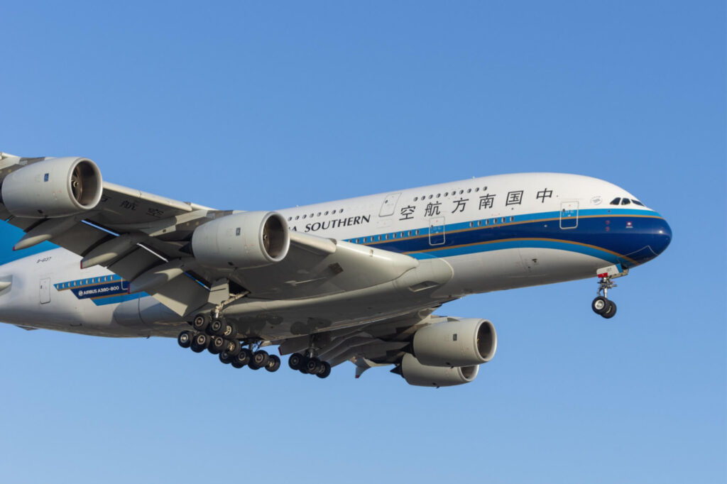 china_southern_airlines_airbus_a380_landing_at_los_angeles_international_airport_lax.jpg