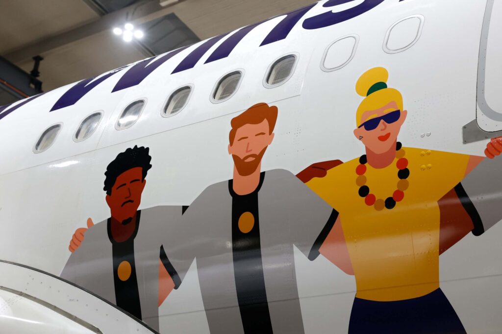 close-up_of_lufthansa_world_cup_livery.jpg