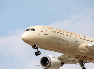 close_up_of_the_nose_of_an_etihad_b787.jpg