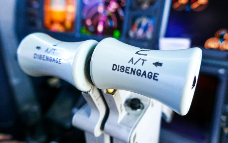 close_up_of_thrust_levers.jpg