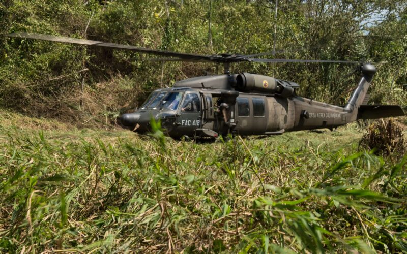 colombian_uh-60l_blackhawk-1.jpg