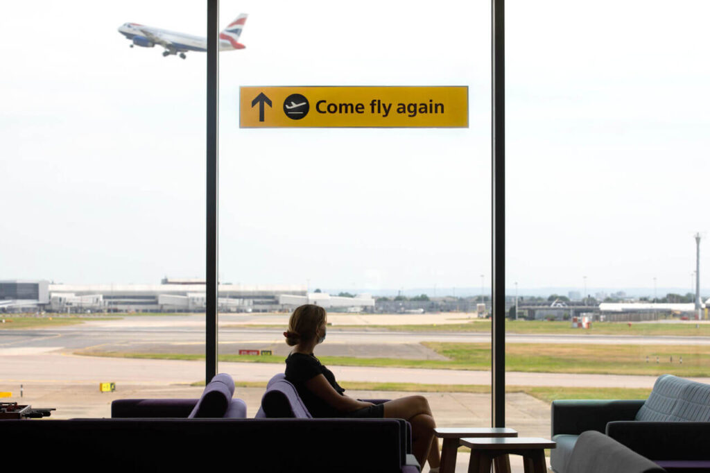 come_fly_again_sign_at_heathrow-1.jpg