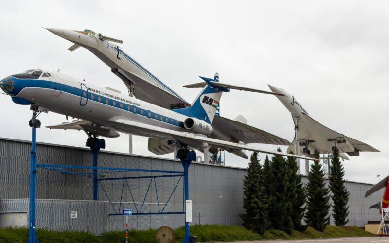 concorde_and_tupolev_tu-144_at_sinsheim_museum.jpg