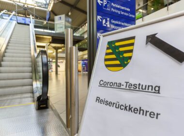 corona_testing_sign_at_leipzig_airport_lej_in_germany.jpg