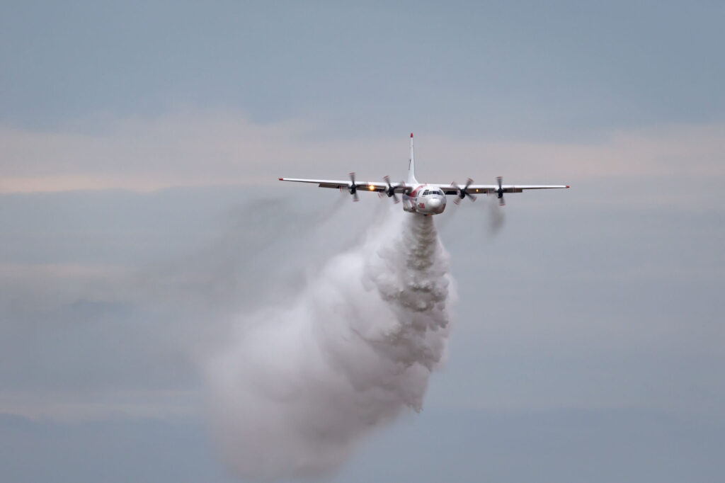 coulson_aviation_c-130_dropping_water.jpg