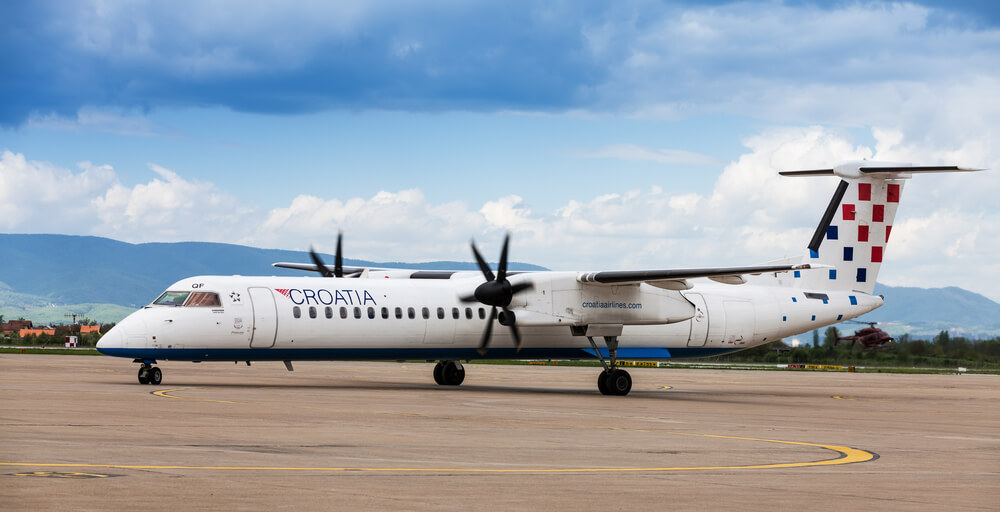 croatia_airlines_bombardier_de_havilland_canada_dash-8_q400_at_zagreb_airport.jpg