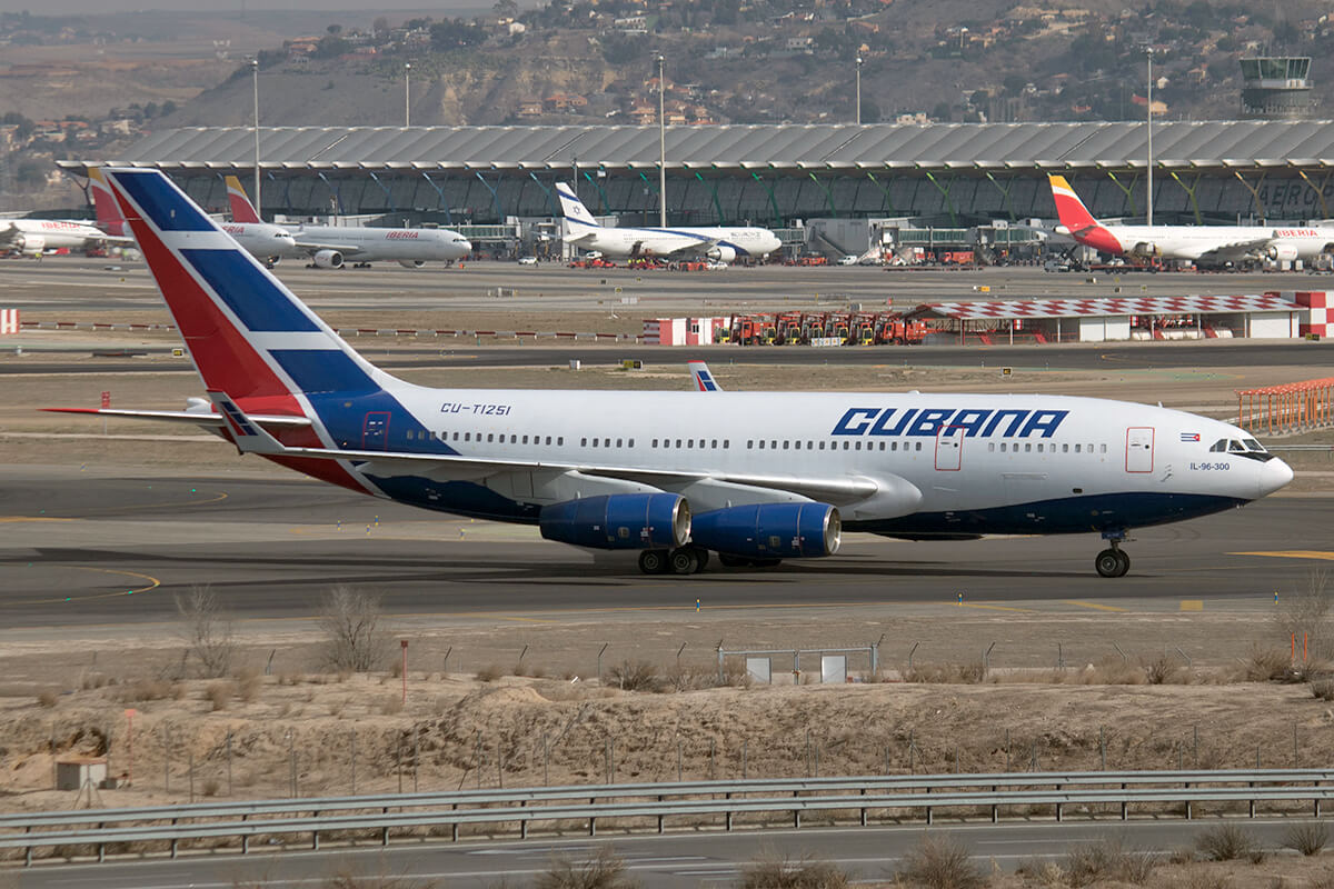 Cubana Ilyushin IL-96