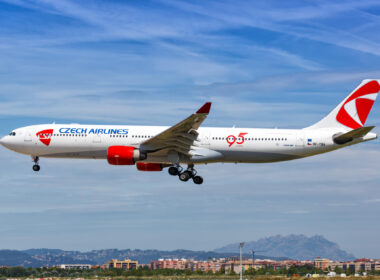 czech_airlines_airbus_a330_landing_at_barcelona_airport-1.jpg