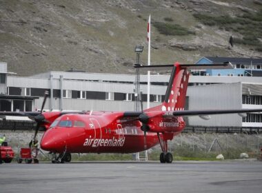 Air Greenland Dash 8