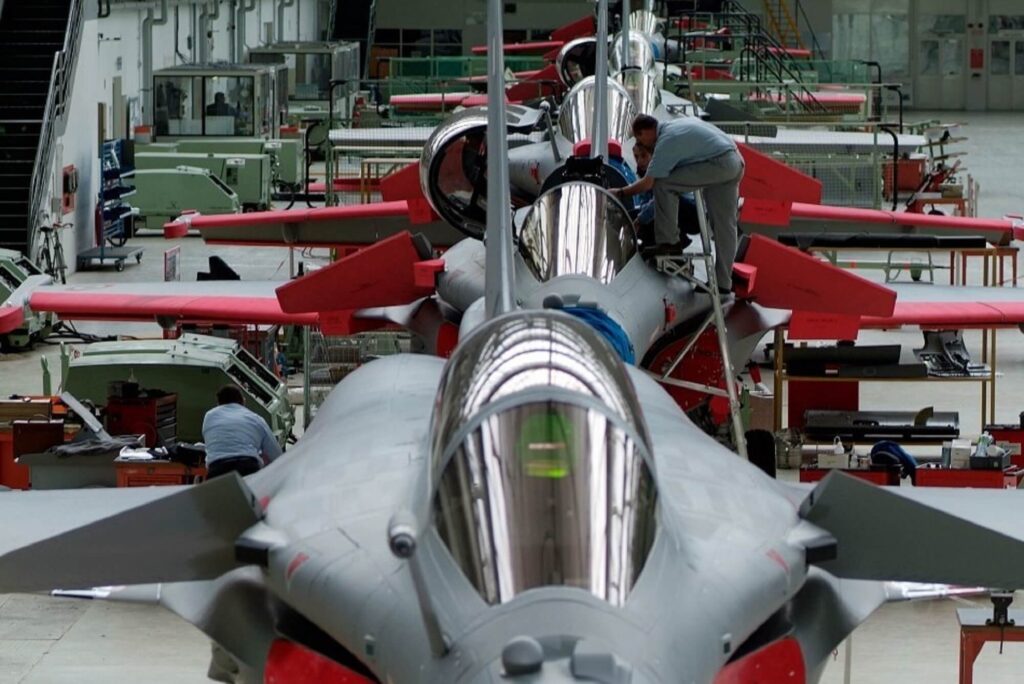 dassault_rafale_fighters_final_assembly_line.jpg