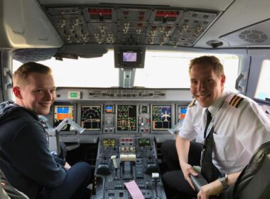 david_and_jeroen_in_flight_deck.jpg