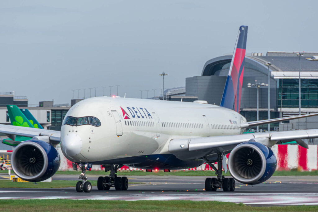 delta_air_lines_airbus_a350_taxiing_in_dublin_airport_dub.jpg