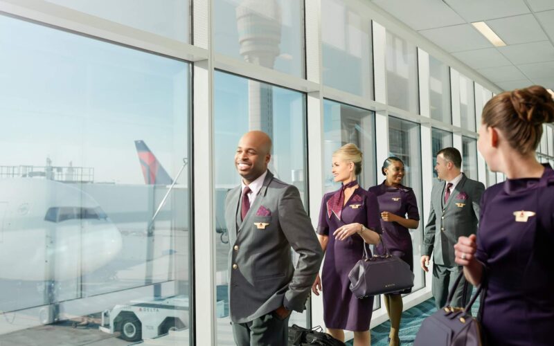 delta_air_lines_flight_attendants_in_uniforms.jpg