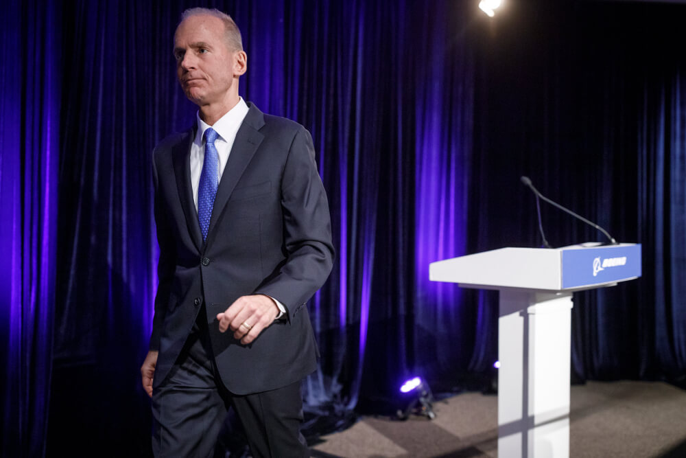 dennis_muilenburg_speaking_at_a_boeing_conference.jpg