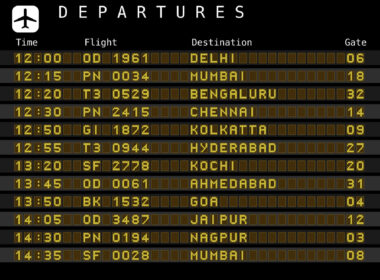 departure_board_showing_indian_destinations_ccredit_tupungato.jpg