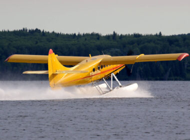 dhc_3_turbine_otter_floatplane_taking_off.jpg