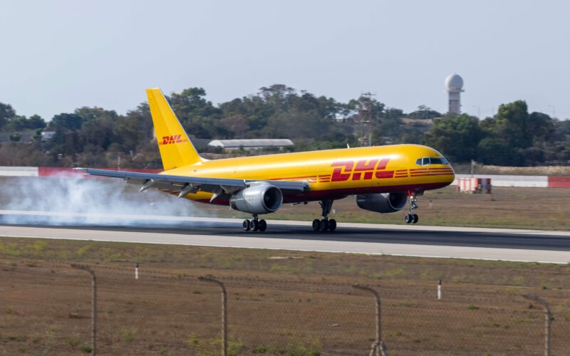 dhl_boeing_757.jpg