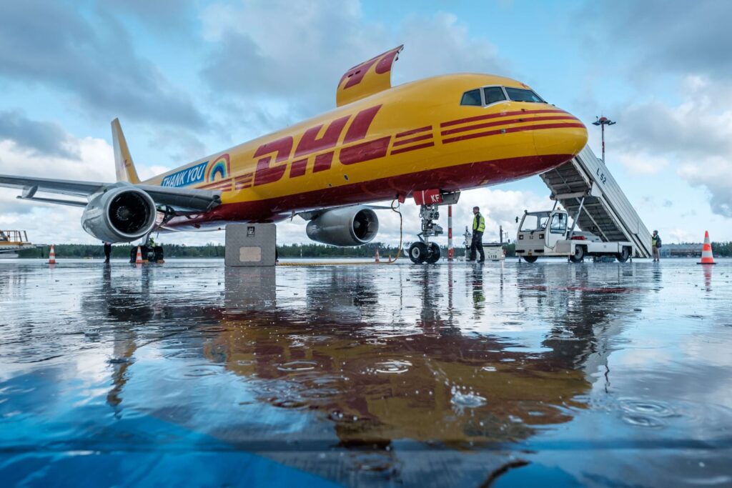 dhl_boeing_757_freighter.jpg