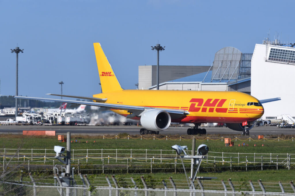 dhl_express_orders_six_additional_b777f.jpg