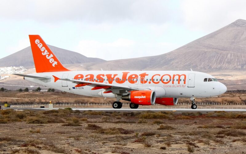 easyjet_a319_g-ezin.jpg