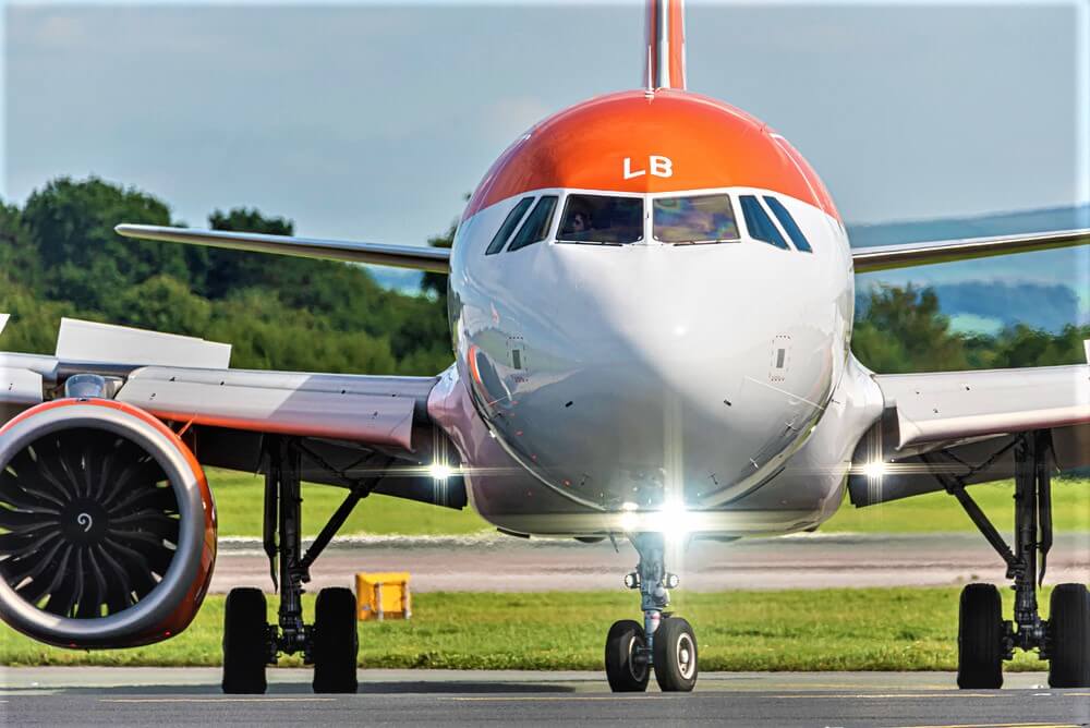 easyjet_airlines_airbus_a320-251n-1.jpg